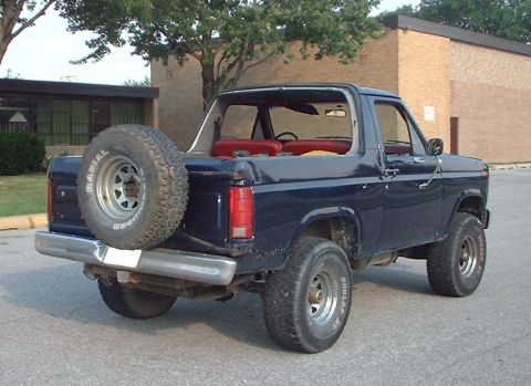 1985 Ford Bronco - the roof is at a friend's house for the next little while. same colour as the body.