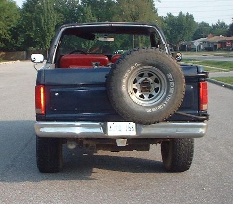 1985 Ford Bronco - better shot of body mount gone.