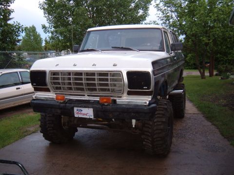1979 Ford Bronco - This lifted Ford Bronco has a distinctive grille and front end.