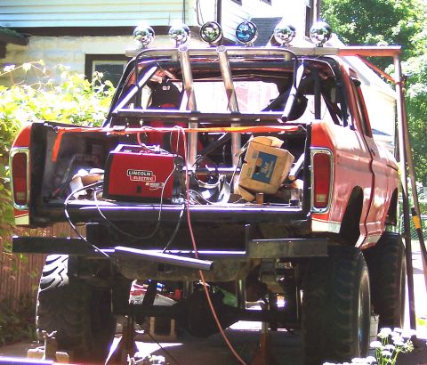 1978 Ford Bronco - This modified 1978 Ford Bronco is equipped with a roll cage, off-road tires, and a Lincoln Electric welder in the bed.