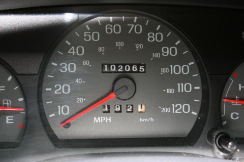 2002 Ford Crown Victoria photo