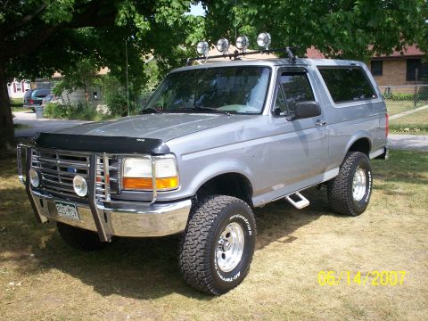 1994 Ford Bronco - 4 inch lift and 33's