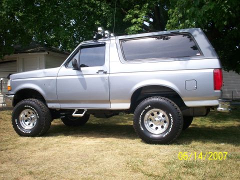 1994 Ford Bronco - 4 inch lift and 33's