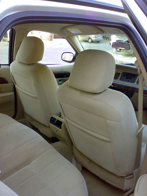 2007 Mercury Grand Marquis - Interior of a 2007 Mercury Grand Marquis, showing the front and rear seats.
