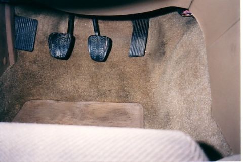 1991 Ford LTD Crown Victoria - Discoloration in drivers' footwell