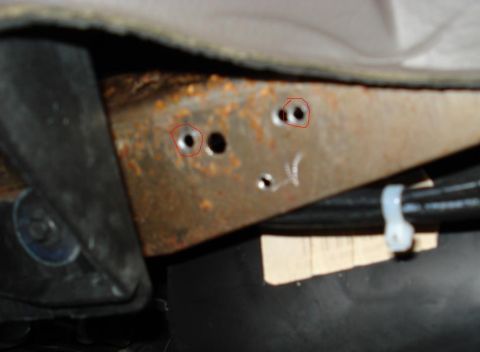 1999 Ford Crown Victoria - The Metal Support Under Dash To Mount New Bracket
