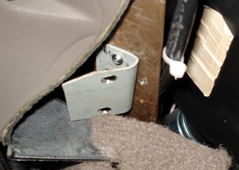 1999 Ford Crown Victoria - Another shot of the bracket