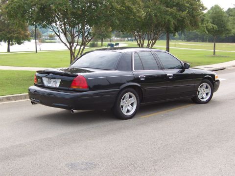 2001 Ford Crown Victoria photo