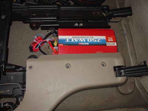 2002 Ford Excursion - At last wired up the inverter the way I wanted to, It has three power feeds the left and right power points and the main feed from the rela…