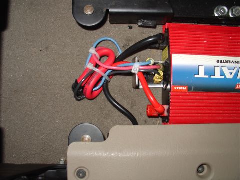 2002 Ford Excursion - Close up of wiring including a full wave bridge so that no circuit back feeds another