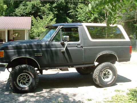 1991 Ford Bronco photo