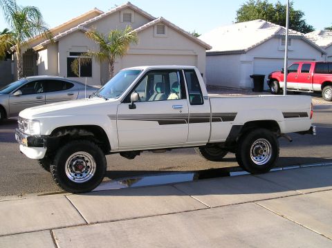 1986 Toyota Hilux - cleaned up