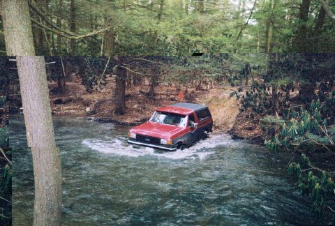 1987 Ford Bronco - Creek crossing