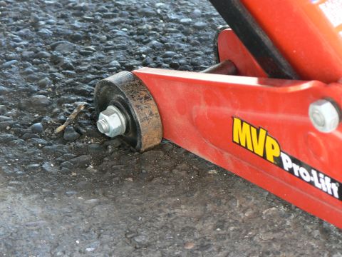 2006 Ford E350 - Jack wheel sinking into asphalt.