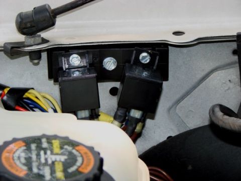 1997 Mercury Grand Marquis - 30A Relays VGA Mounted on Passenger's Inner fender.