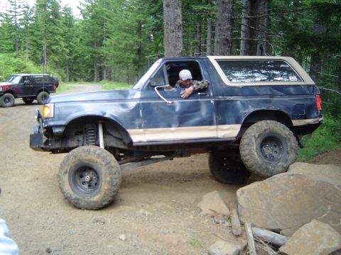 1989 Ford Bronco - Mike playin too
