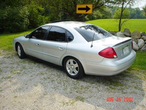 2000 Ford Taurus photo