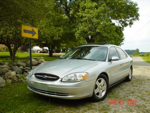 2000 Ford Taurus photo
