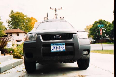 2002 Ford Escape - What is missing here? HUMMMMM oh yeah a FOG LIGHT! darn logs falling out of pickups on the freeway. DARN YOU!