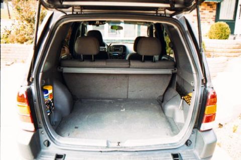 2002 Ford Escape - There are my subs! really, they are there!