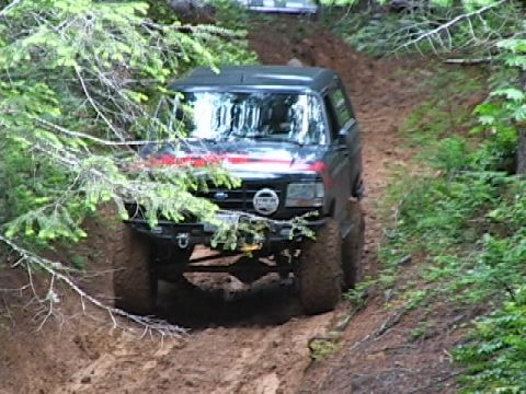 1996 Ford Bronco - Girl Power 4x4 Laura University Firepower Steep Down Hill Semi-Controlled Slide (steeper than photo depicts) (6/24/2007)