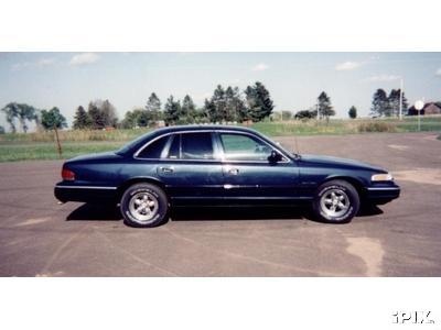 1995 Ford Crown Victoria - 3 of 6 of my 95 as it looked when I bought it.