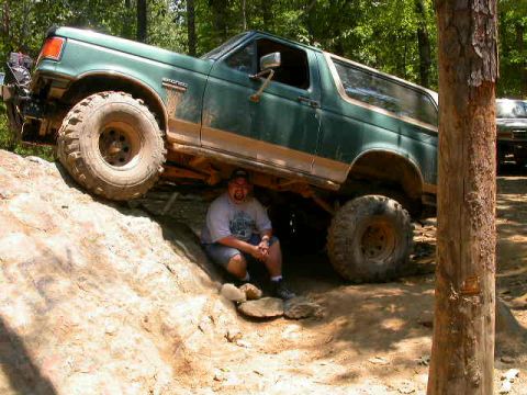 1990 Ford Bronco - On slab pile, 6-10-06