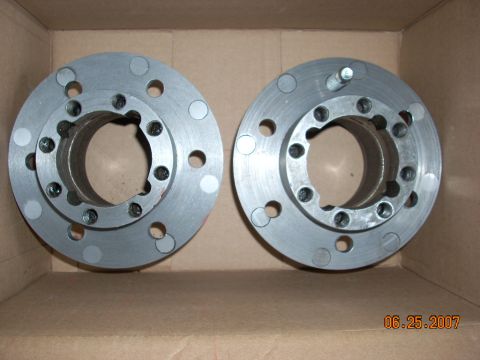 2000 Chevrolet Tahoe - Two metal hubs with bolt holes and splined centers are shown in a cardboard box. The image has a timestamp of 06.25.2007.