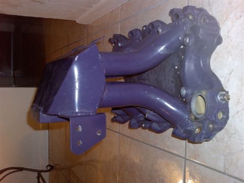1988 Ford Bronco - Don't know why the throttle cable mounting plate is on the front of the engine, but that will be any easy fix.