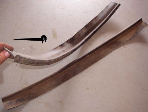 1983 Ford Bronco - Seals for '92-96 between core support & top of radiator core. [url=https://www.ebay.com/sch/i.html?_ssn=untod]Also available via eBay.