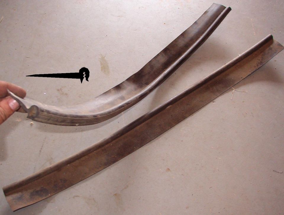 Seals for '92-96 between core support & top of radiator core.
 [url=https://www.ebay.com/sch/i.html?_ssn=untod]Also available via eBay.[/url]
