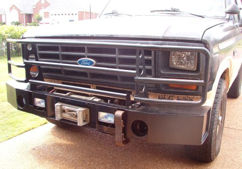 1983 Ford Bronco - The L push bumper is only slightly bent, but I don't want to drive around with just one, which is why it's not powdered, or staying on. A f…
