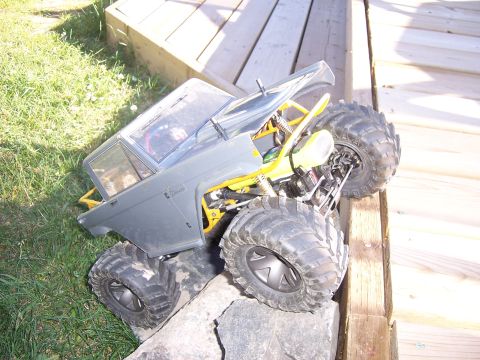 1996 Ford Bronco - This remote-controlled truck is designed for off-road crawling with its oversized tires and suspension.