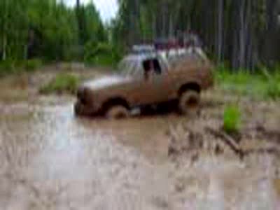 1989 Ford Bronco - trying to get up on a hump
