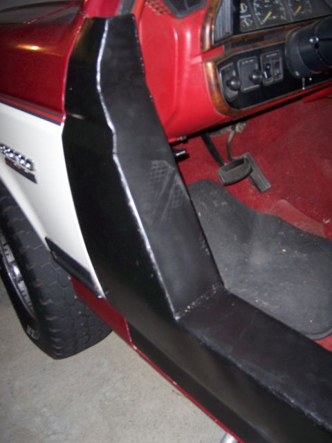 1991 Ford Bronco - Custom rock slider fitted to the interior of a 1991 Ford Bronco.