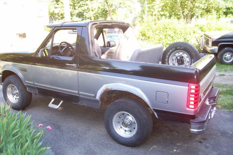 1995 Ford Bronco photo