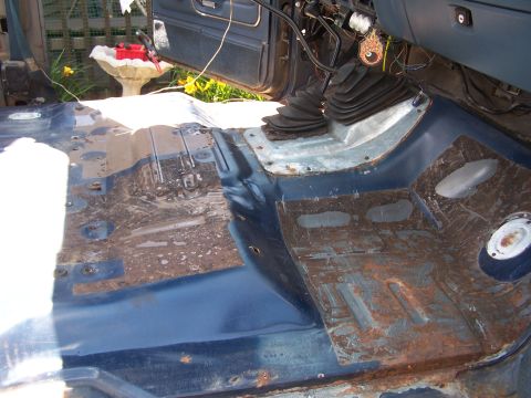 1986 Ford Bronco - Tar gone. goo remains.