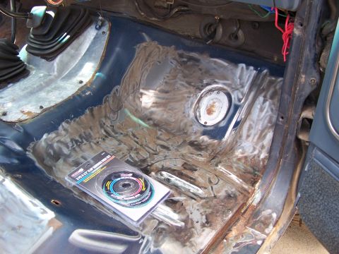 1986 Ford Bronco - Passenger side sanding complete. Driver side left to be done.