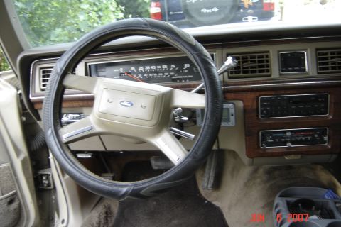 1989 Ford Crown Victoria LTD - Old wheel