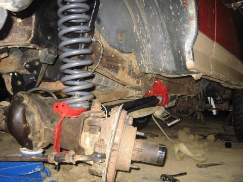 1988 Ford Bronco - driver side getting close to be done extended radious arm on shock on needing to cut off the sway bar link mounting point