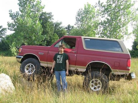 1988 Ford Bronco - bigger rock.. driver side