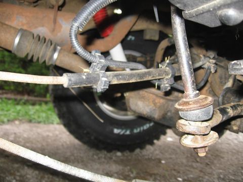 1988 Ford Bronco - yea, thats how much the rear sway bar will be at all times, so i can take the bolt off with my fingers