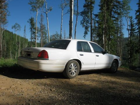 2003 Ford Crown Victoria photo