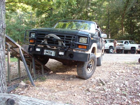 1983 Ford Bronco - These pics are even more interesting now, in hindsight. My bumpers kept me from even really getting ON the ramp, but they didn't interfere…