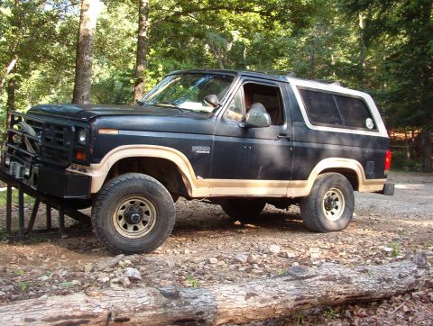 1983 Ford Bronco - These pics are even more interesting now, in hindsight. My bumpers kept me from even really getting ON the ramp, but they didn't interfere…