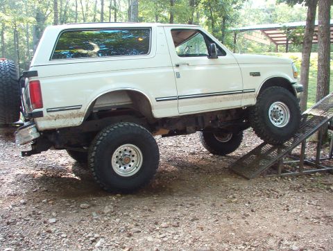 1983 Ford Bronco - Ben (92builtbronco) was worried about his front bumper cutting his tires, but after checking here, it wasn't a problem.