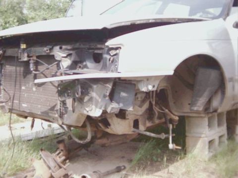 1991 Ford Taurus - This is the second picture of the front off.