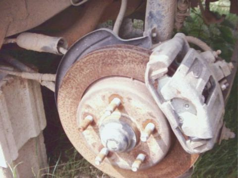 1991 Ford Taurus - My Taurus came with rear drum brakes I,m changing them to SHO disk brakes. right now I cleaned them these SHO brakes up and painted the cal…