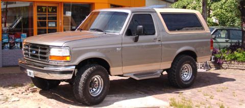 1981 Ford Bronco - This Ford Bronco SUV appears to be from the early 1990s, not 1981.
