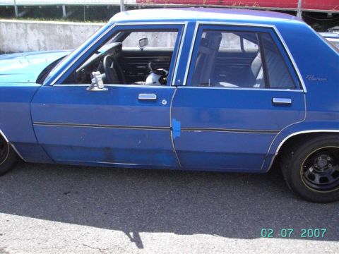 1984 Ford Crown Victoria LTD - The only thing that broke! Must be the awesome speed..... Or it's just old!
